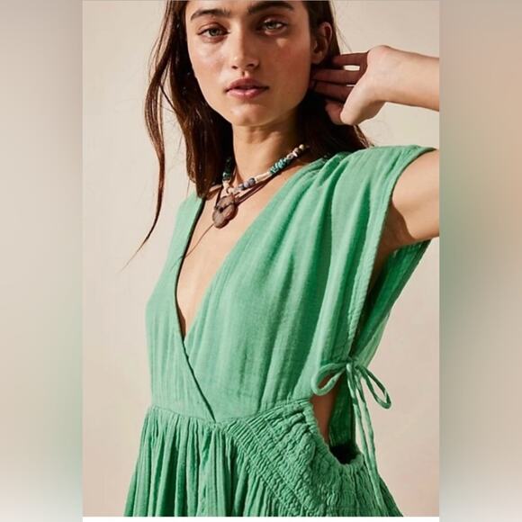 Free People NWT Palmira Mini line Cricket Dress with side Cut out. - Picture 2 of 11